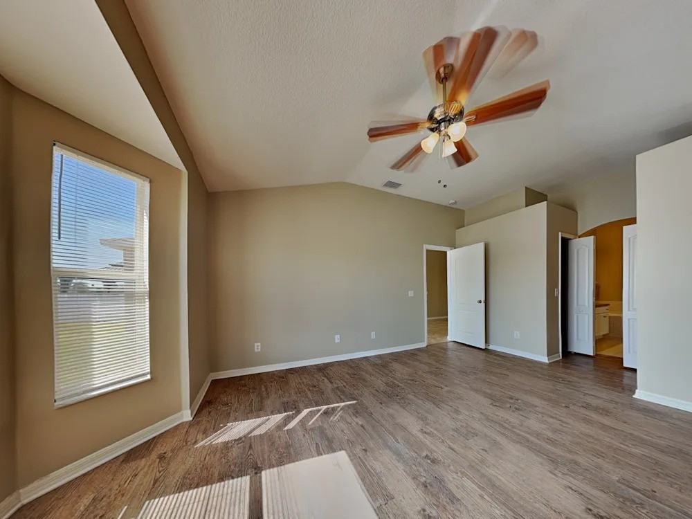 8415 Canterbury Lake Blvd, Tampa, Fl, 33619 #NA - Photo 3 of 17