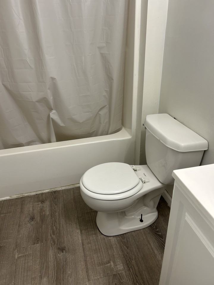 409 Brook Ave #NA - Photo 3 of 8