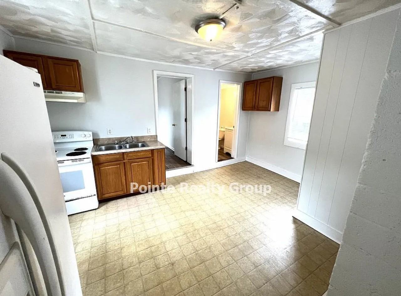 409 Brook Ave #NA - Photo 6 of 8