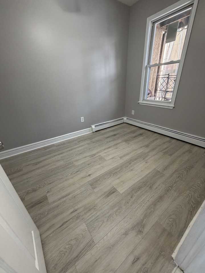 426 Kennedy Blvd #1 - Photo 4 of 10