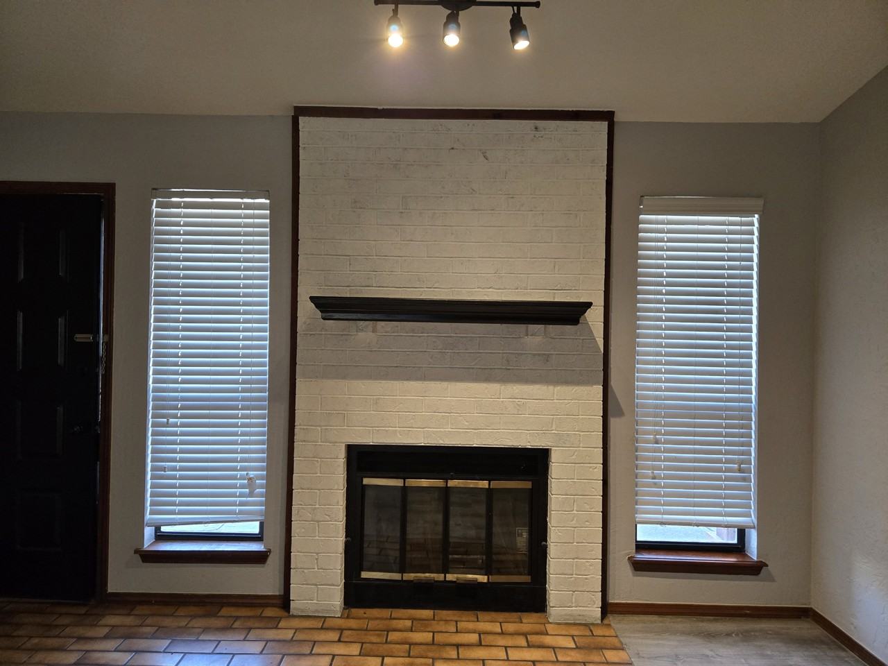 907 Ne Tortoise Dr #1 - Photo 3 of 34