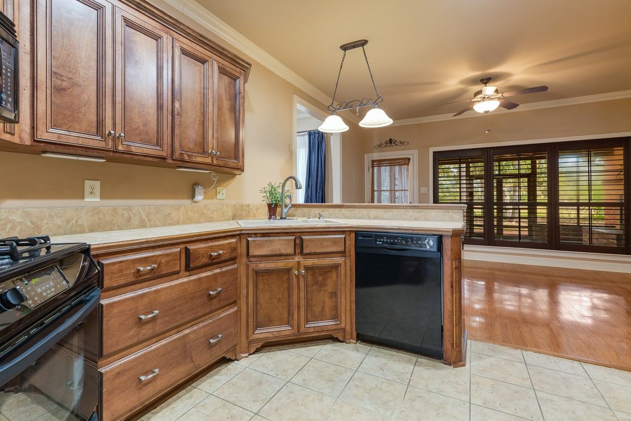 106 Sandhurst Dr #NA - Photo 3 of 21