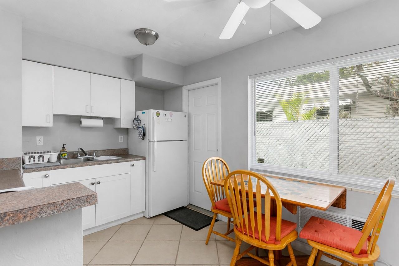 1317 Se 22nd Ave #2 - Photo 7 of 14