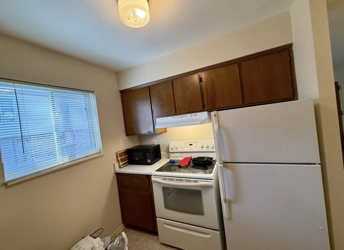 16461 E 10 Mile Rd #4B - Photo 4 of 10