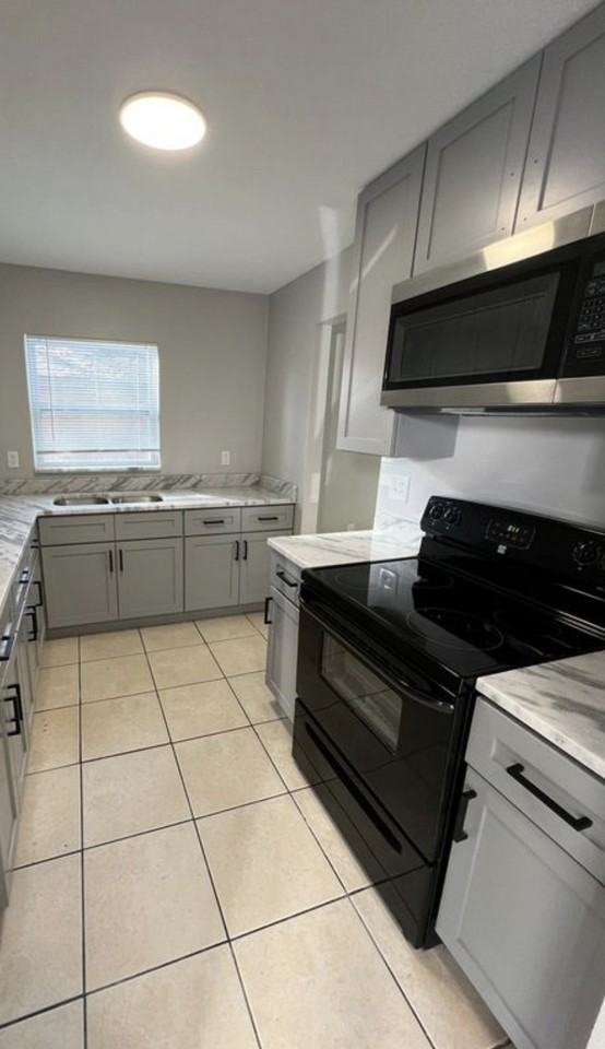 2559 Chestnut Woods Dr #NA - Photo 2 of 9