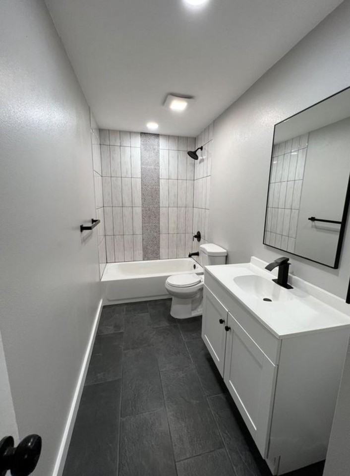 2559 Chestnut Woods Dr #NA - Photo 3 of 9