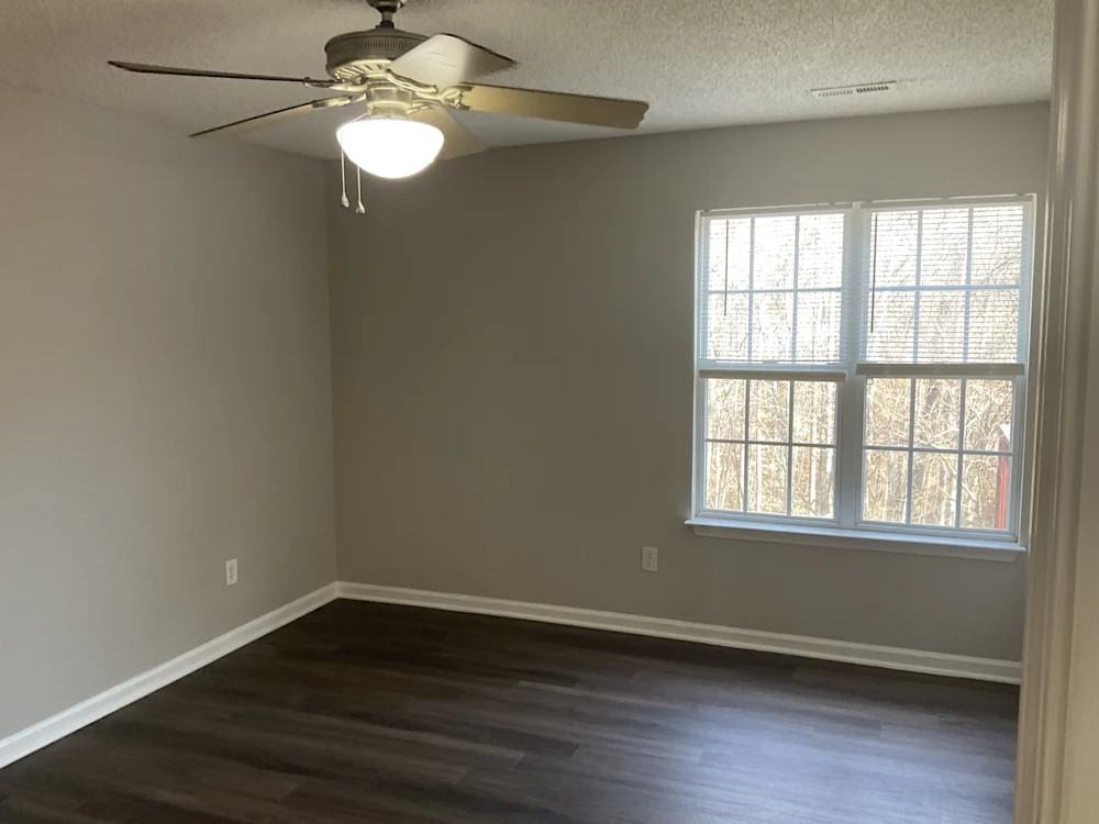 328 Tanner Ct #NA - Photo 5 of 9