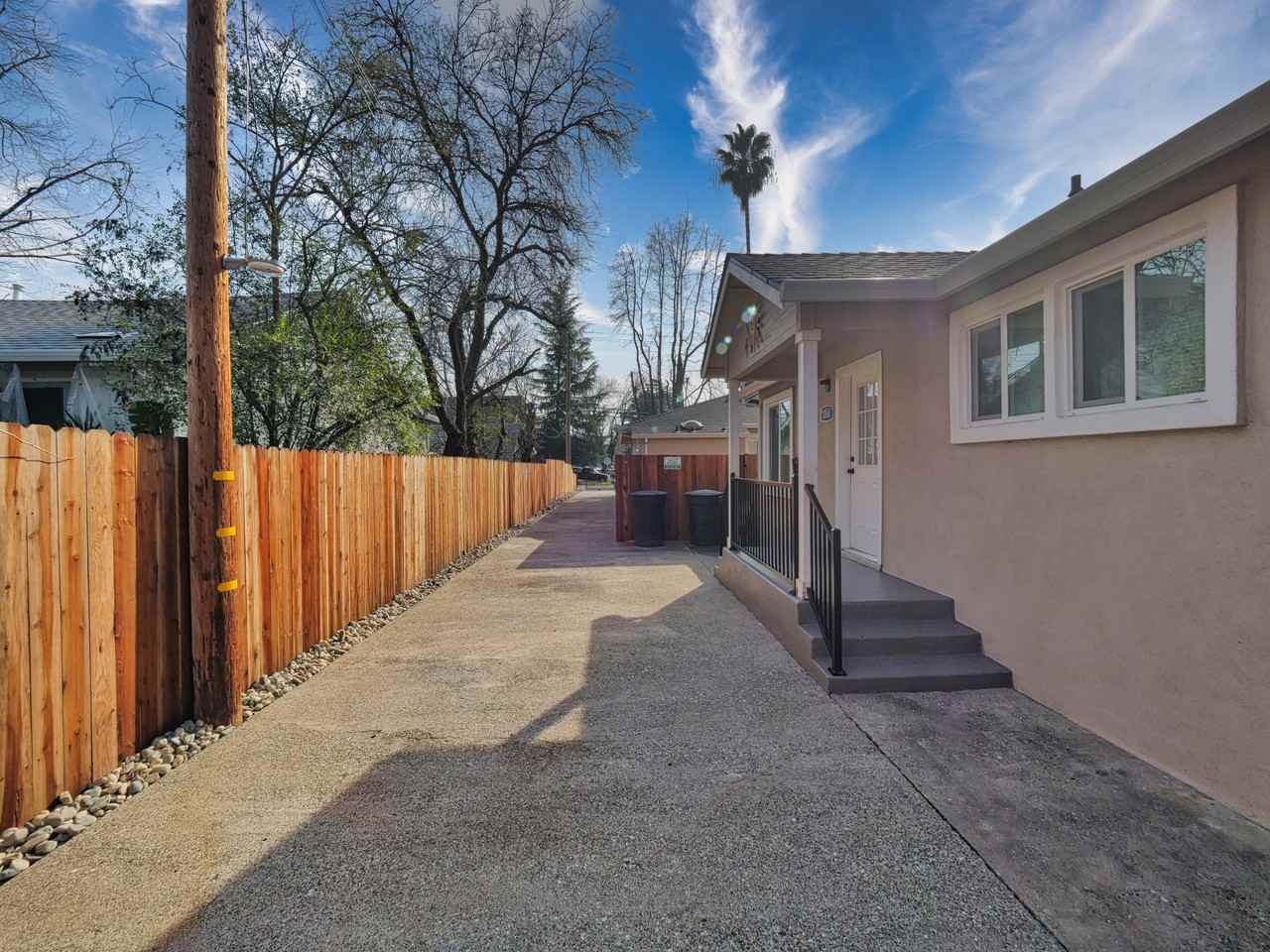 308 6th St #B - Photo 4 of 20