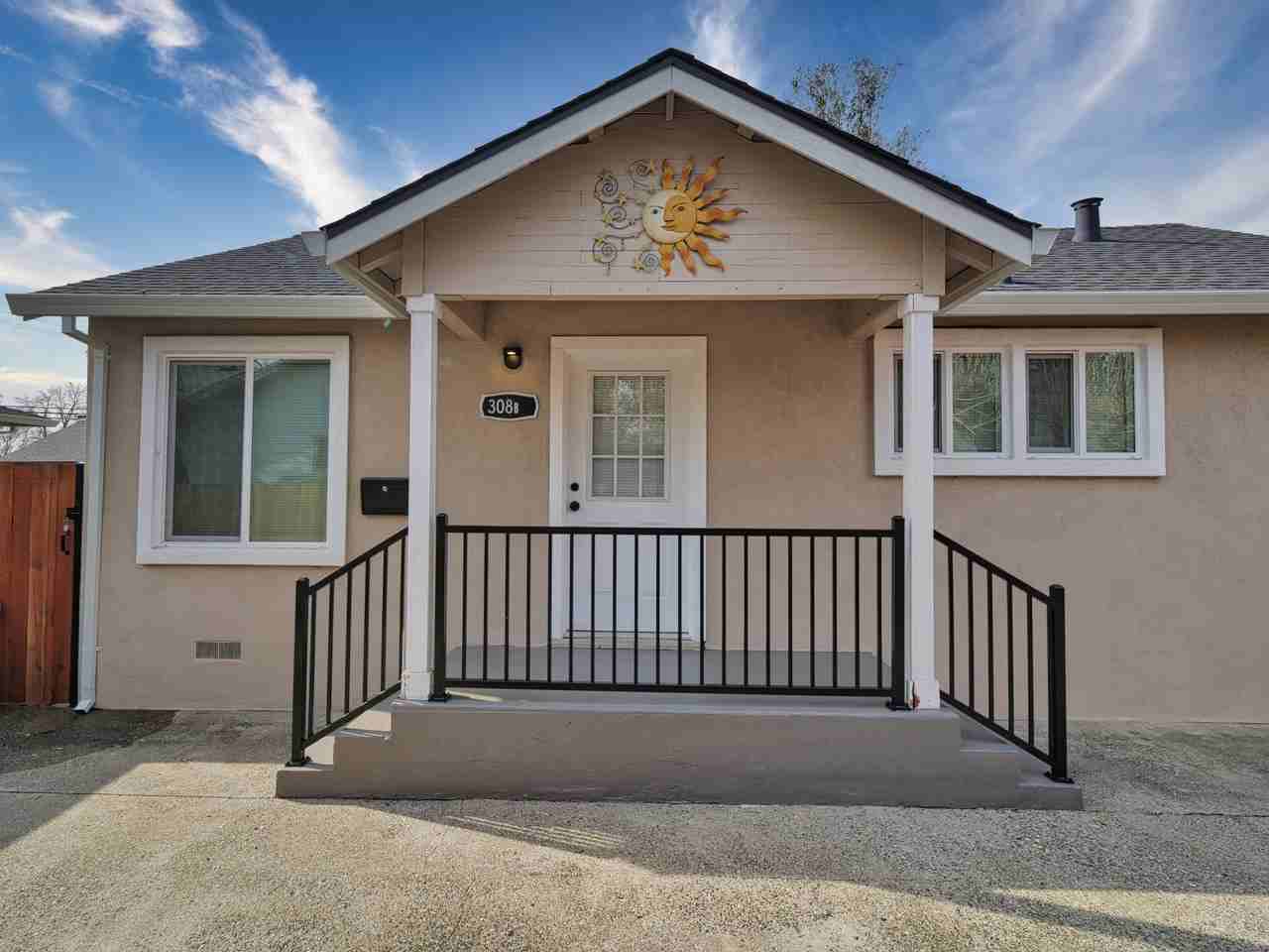 308 6th St #B - Photo 7 of 20
