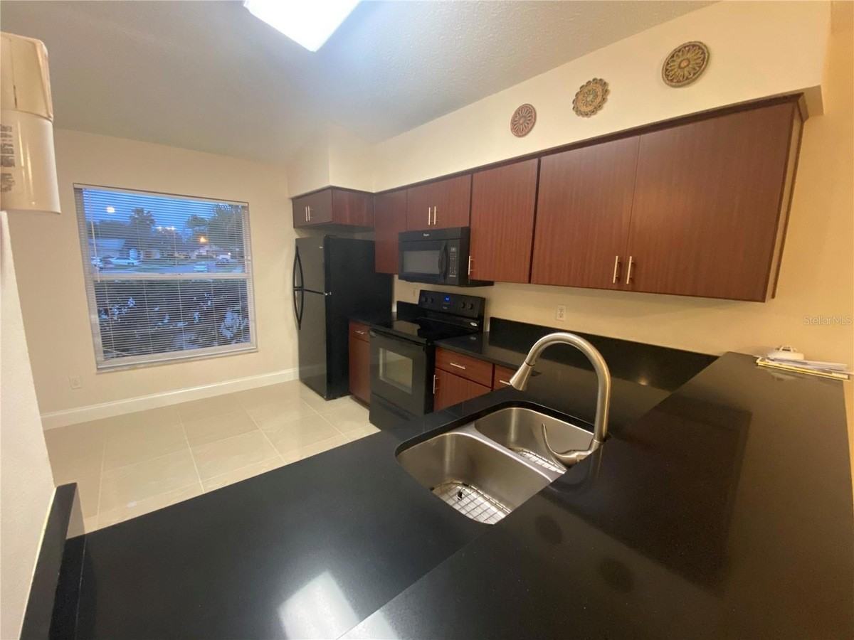 2693 Chatham Cir #NA - Photo 4 of 26