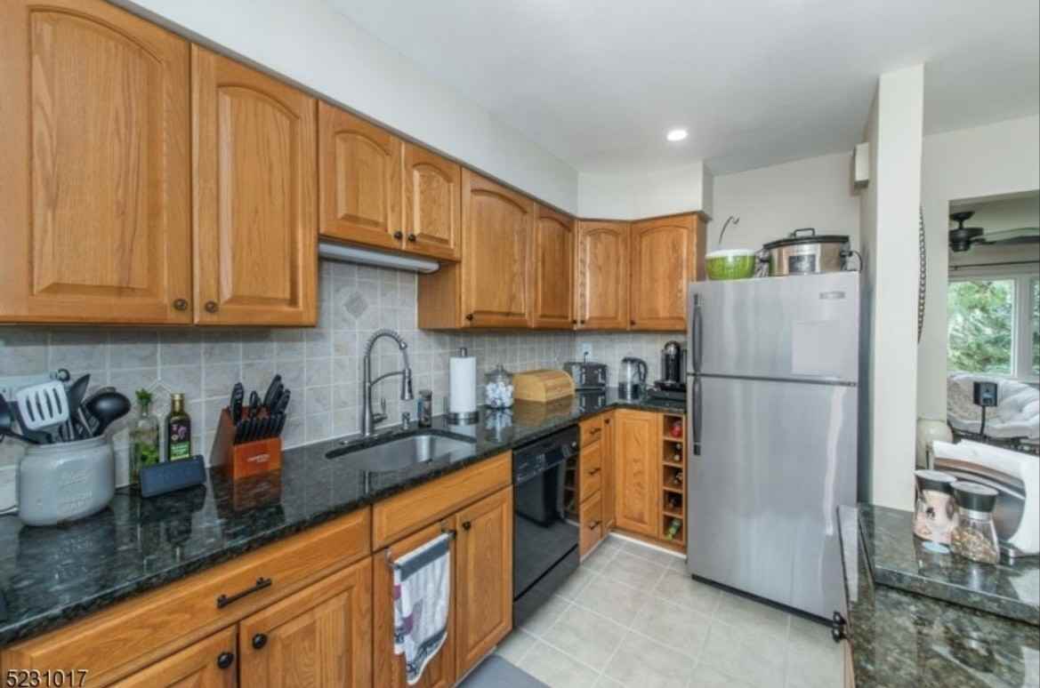 8 Wedgewood Dr #10 - Photo 6 of 16