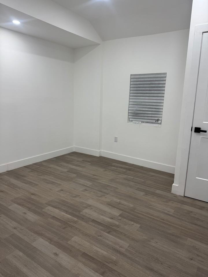 198 W Fulton St #2FL - Photo 6 of 13