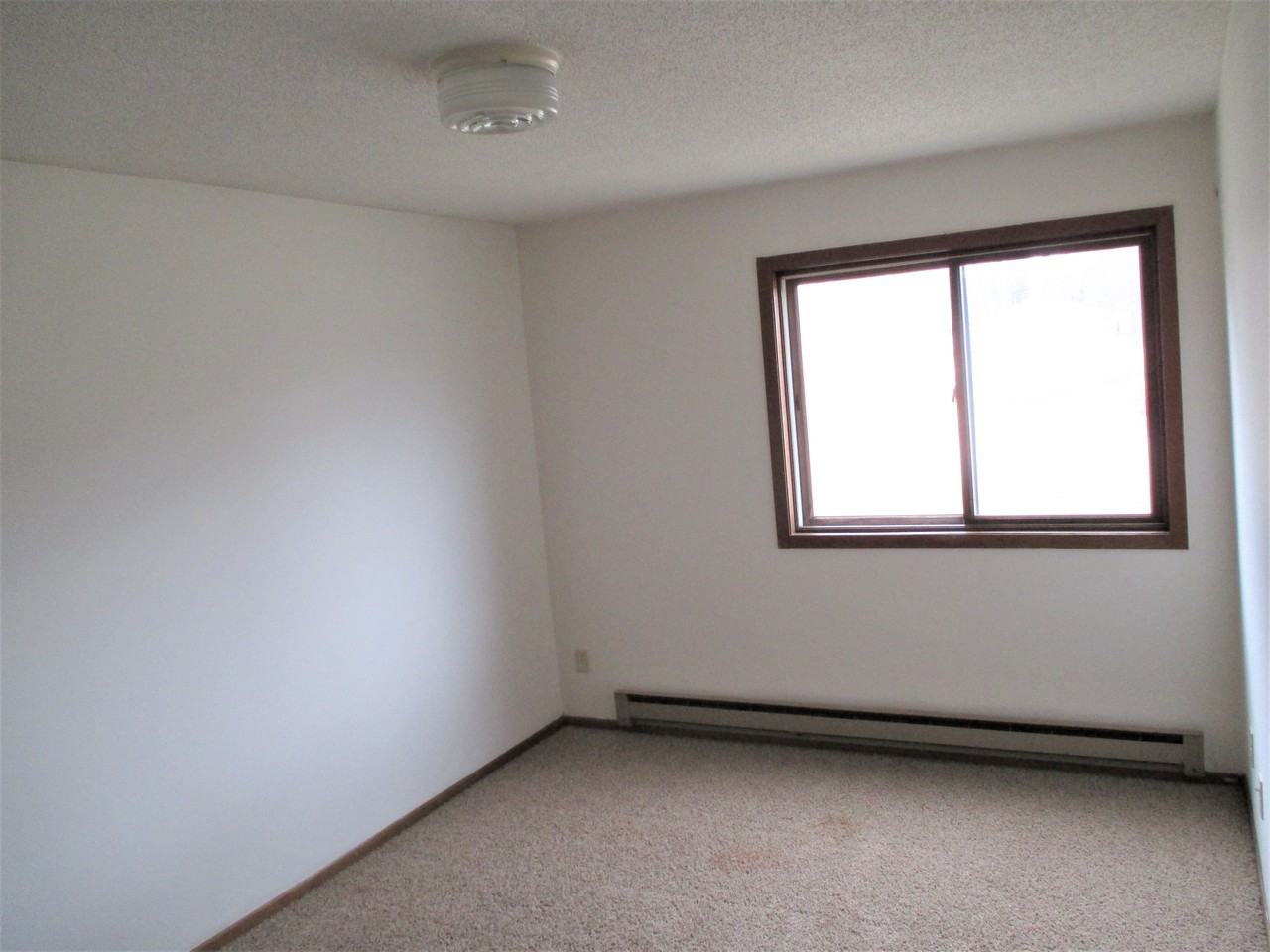 Miltona Apartments - Photo 6 of 9