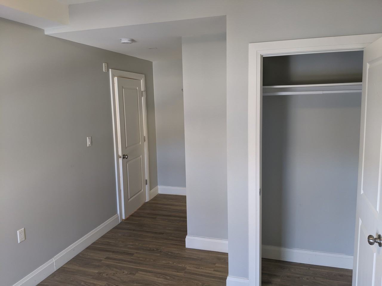 1645 Simcoe Street North - Photo 3 of 6