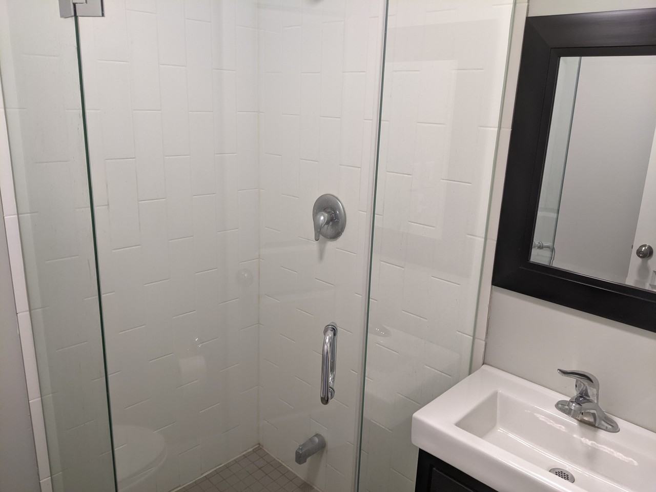 1645 Simcoe Street North - Photo 5 of 6