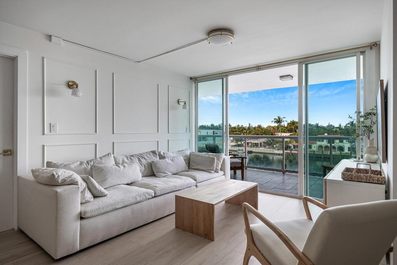 3411 Indian Creek Drive #403 - Photo 3 of 28