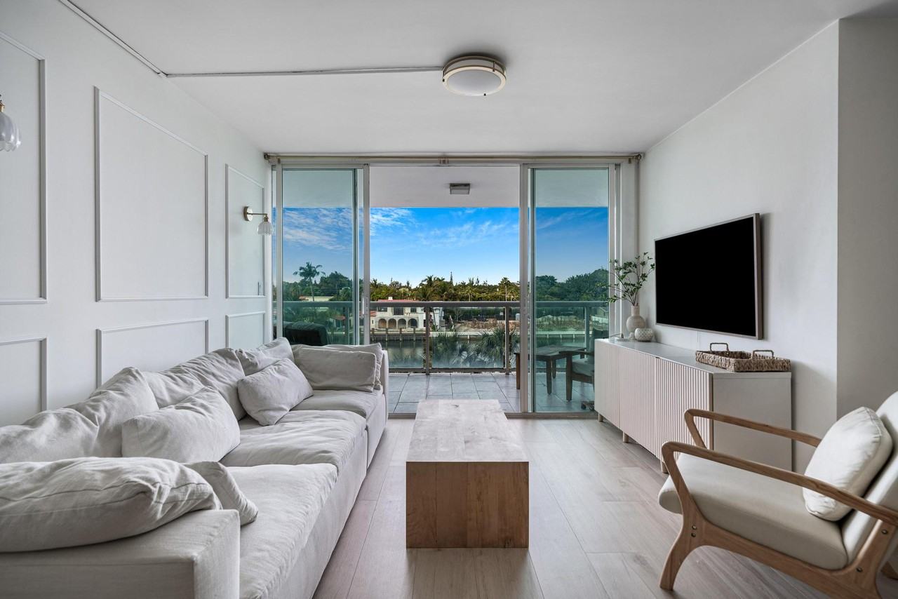 3411 Indian Creek Drive #403 - Photo 4 of 28