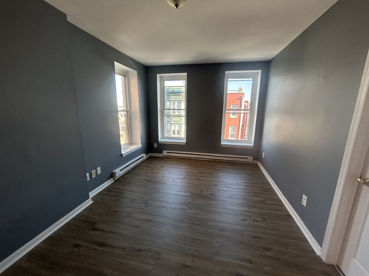 218 N 6th St #3 - Photo 3 of 9