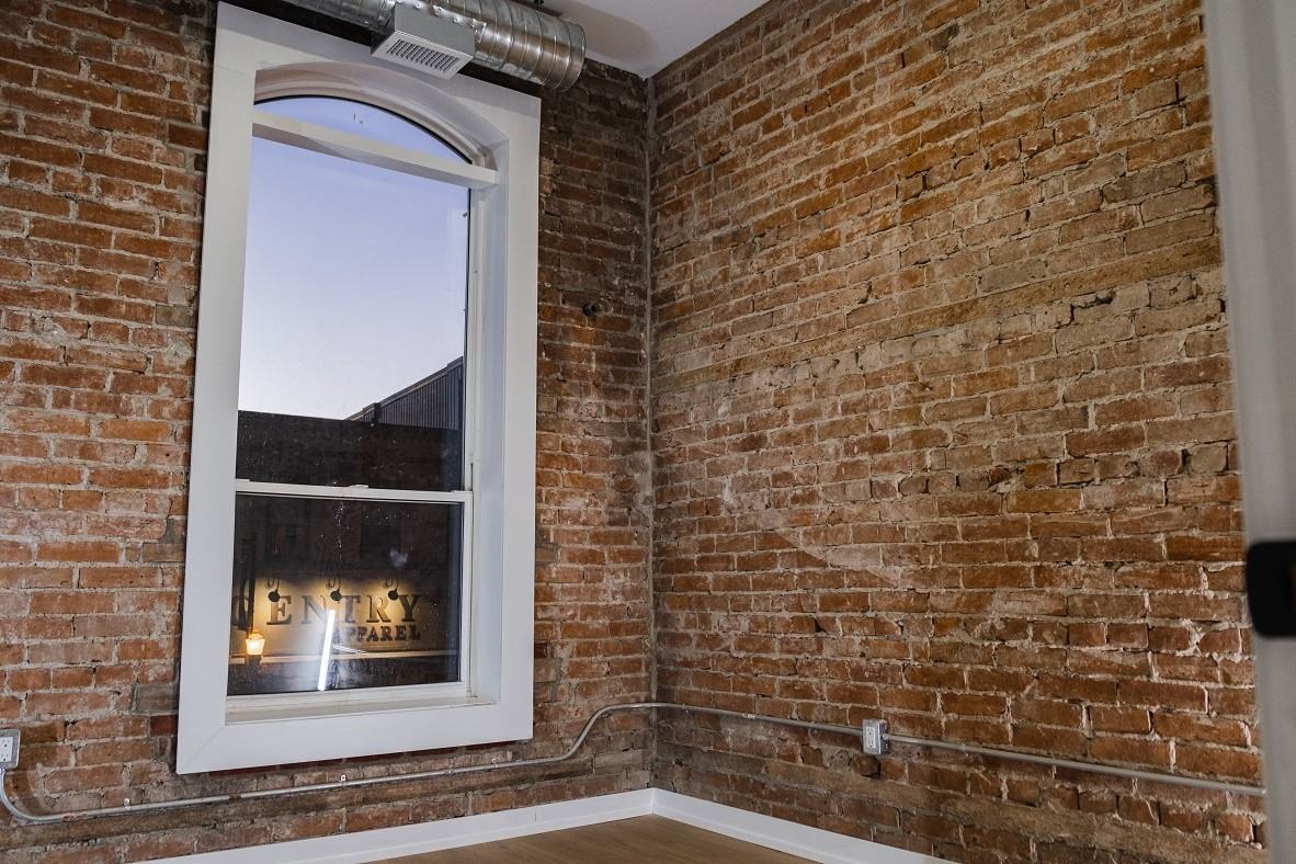 140 Simcoe Street - Photo 3 of 16