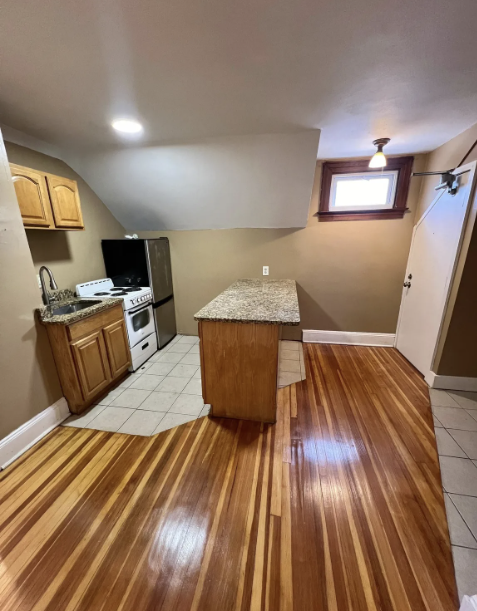 62 Quaker Ln S #3 - Photo 7 of 12