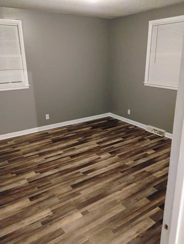 4270 Sweden Dr - Photo 4 of 7