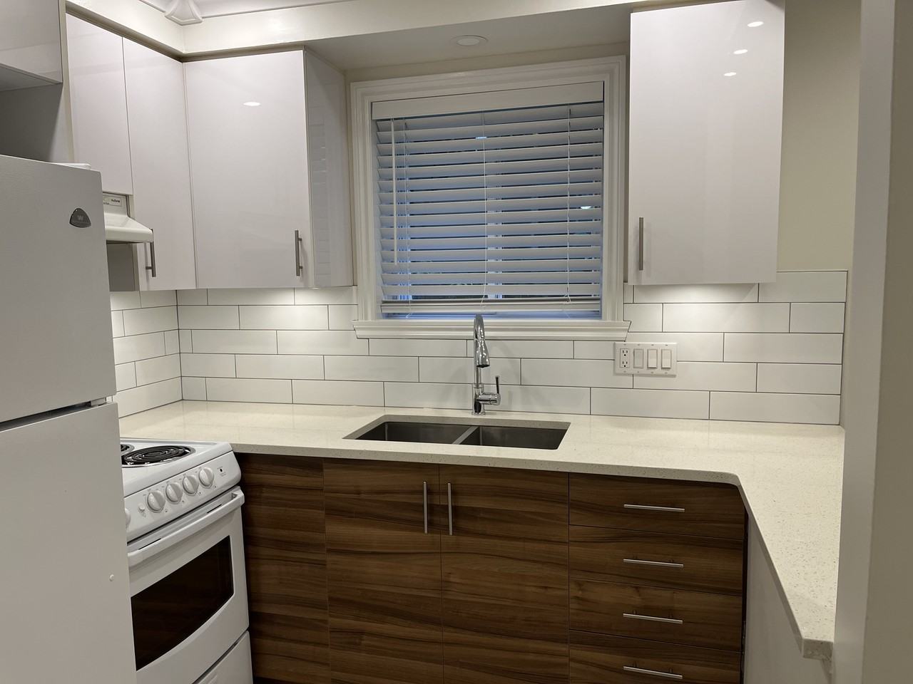 704 Rue Albert-Couture #704A - Photo 4 of 10