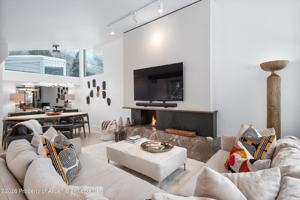 featured image of 1001 E Cooper Ave Ste 1 #1
