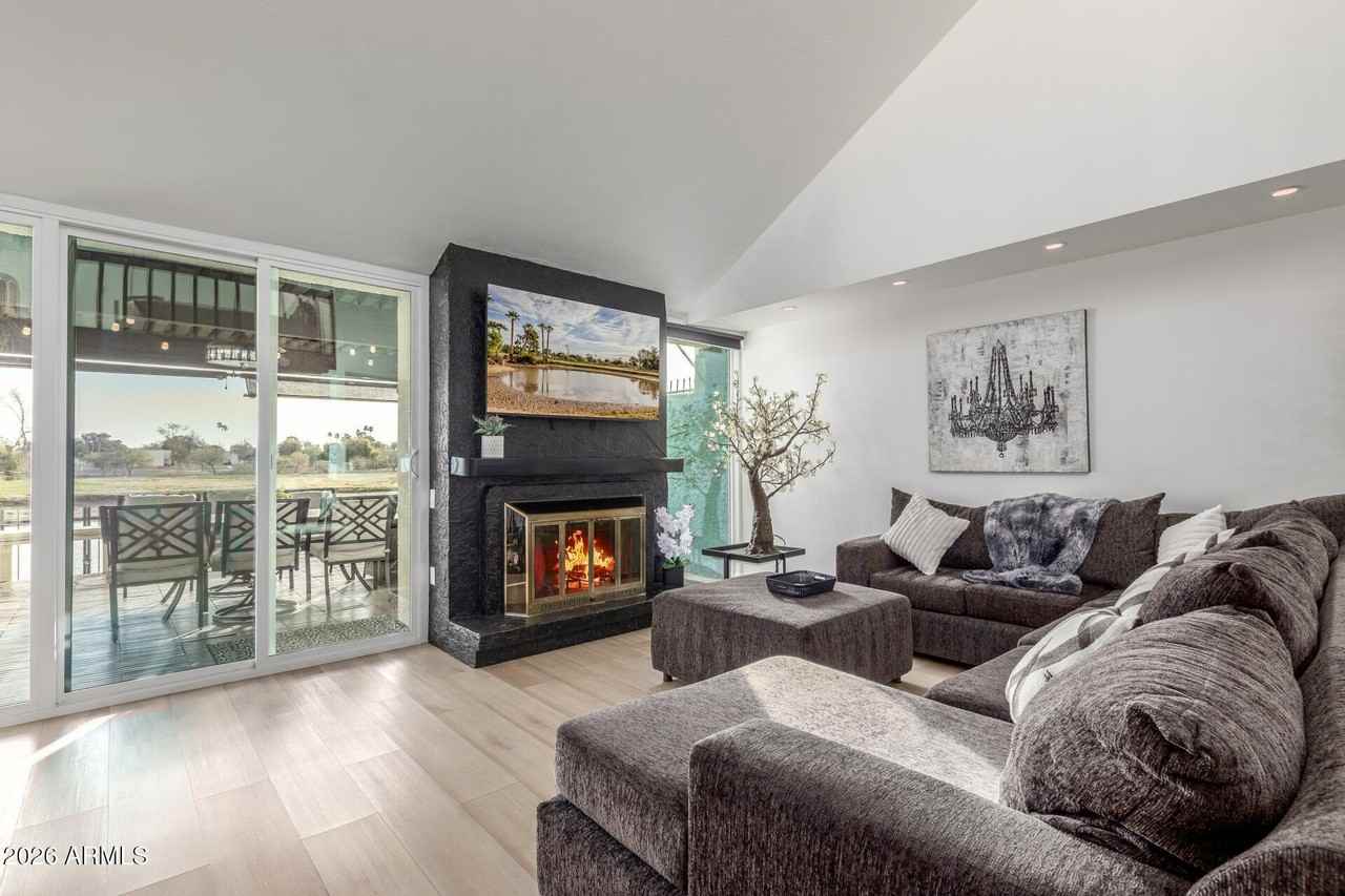 2529 N Miller Rd - Photo 5 of 50