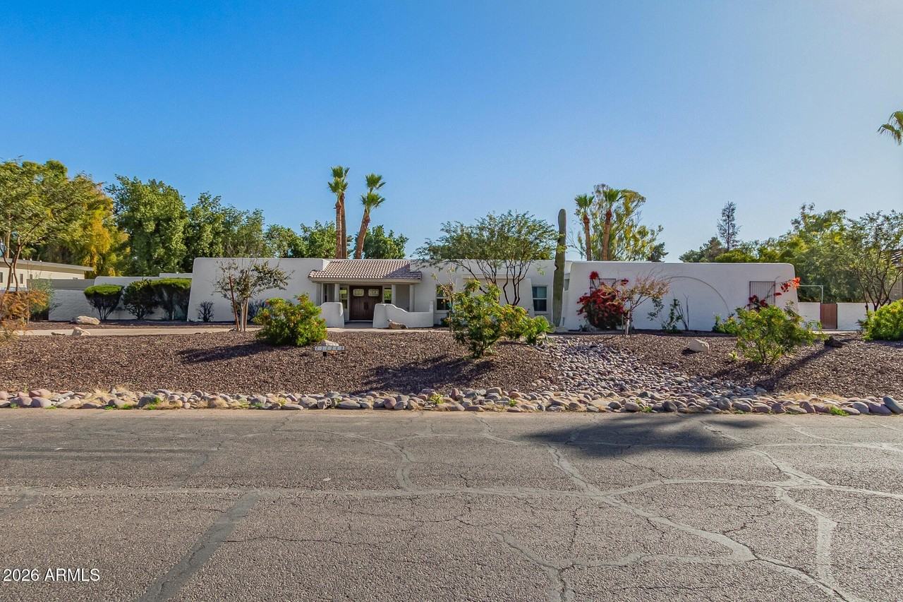 11243 N Saint Andrews Way - Photo 2 of 50