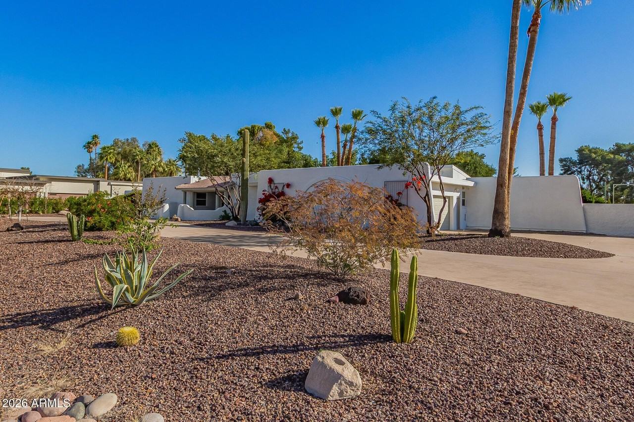 11243 N Saint Andrews Way - Photo 6 of 50