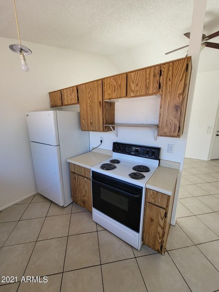 3030 W Irma Ln - Photo 6 of 11