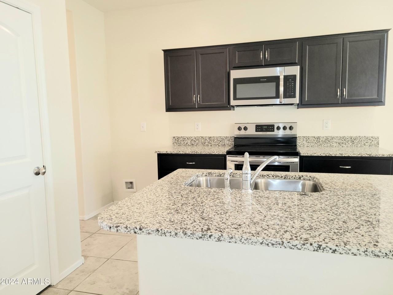 11418 E Cliffrose Ln - Photo 4 of 17