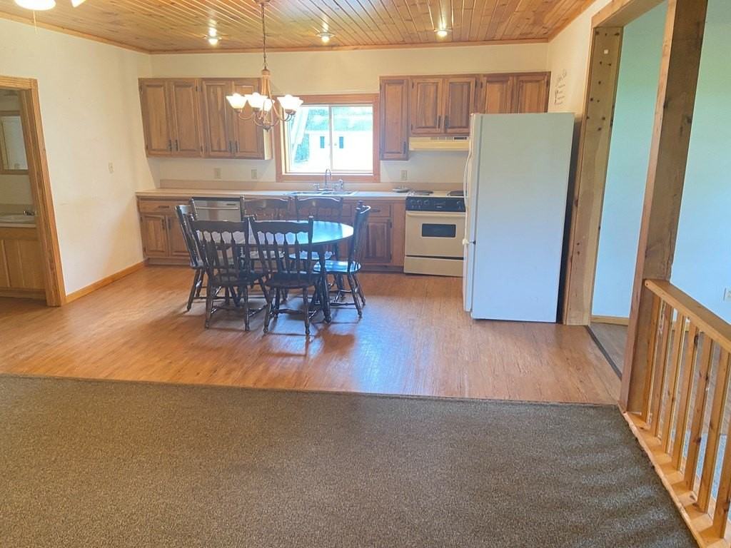 4659 Forest Rd - Photo 3 of 8