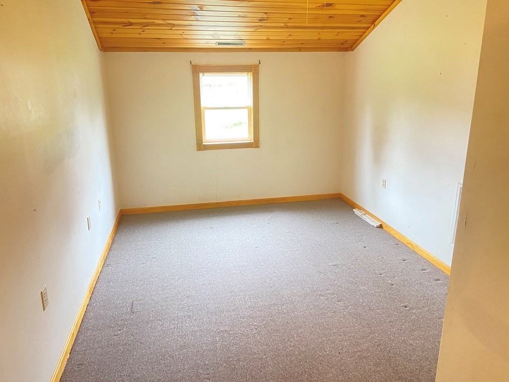 4659 Forest Rd - Photo 4 of 8