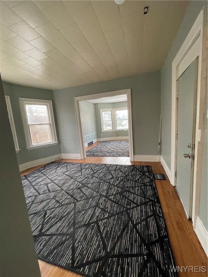 55 Harvard Pl - Photo 6 of 9