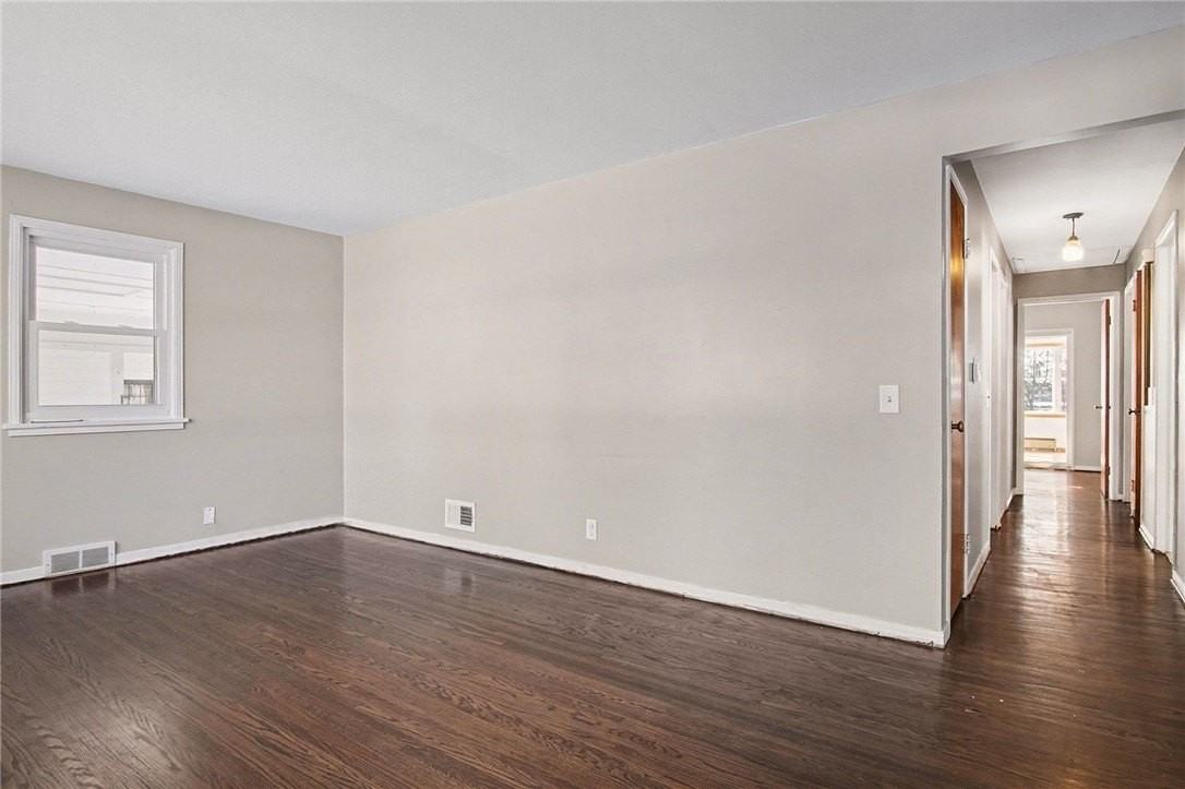 21 Raleigh Rd - Photo 3 of 16