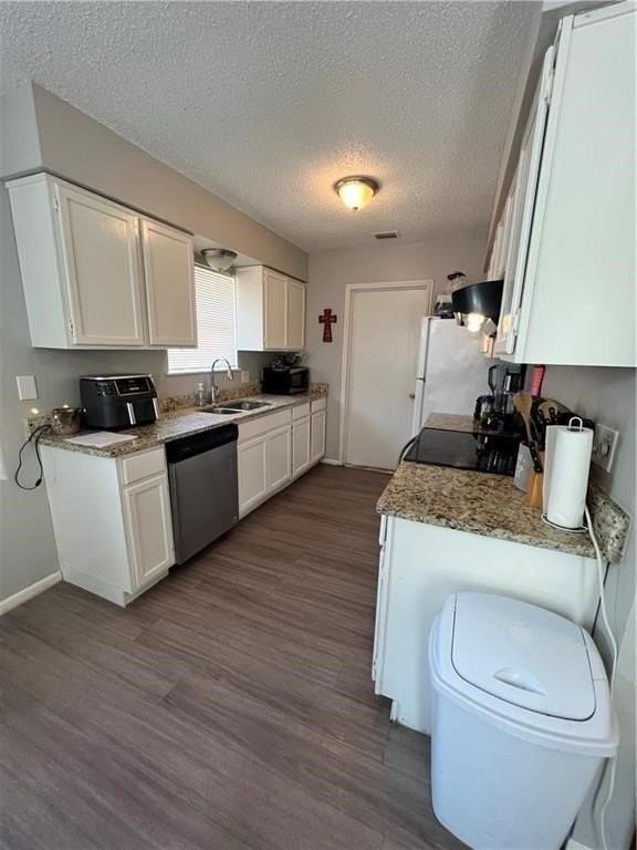 2201 Meadowglen Dr - Photo 4 of 8