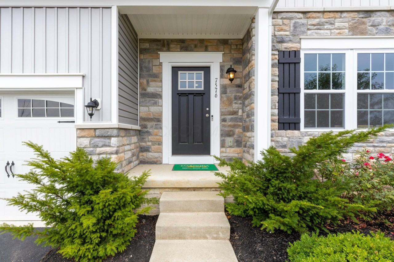 7576 Bullseye Dr - Photo 3 of 36