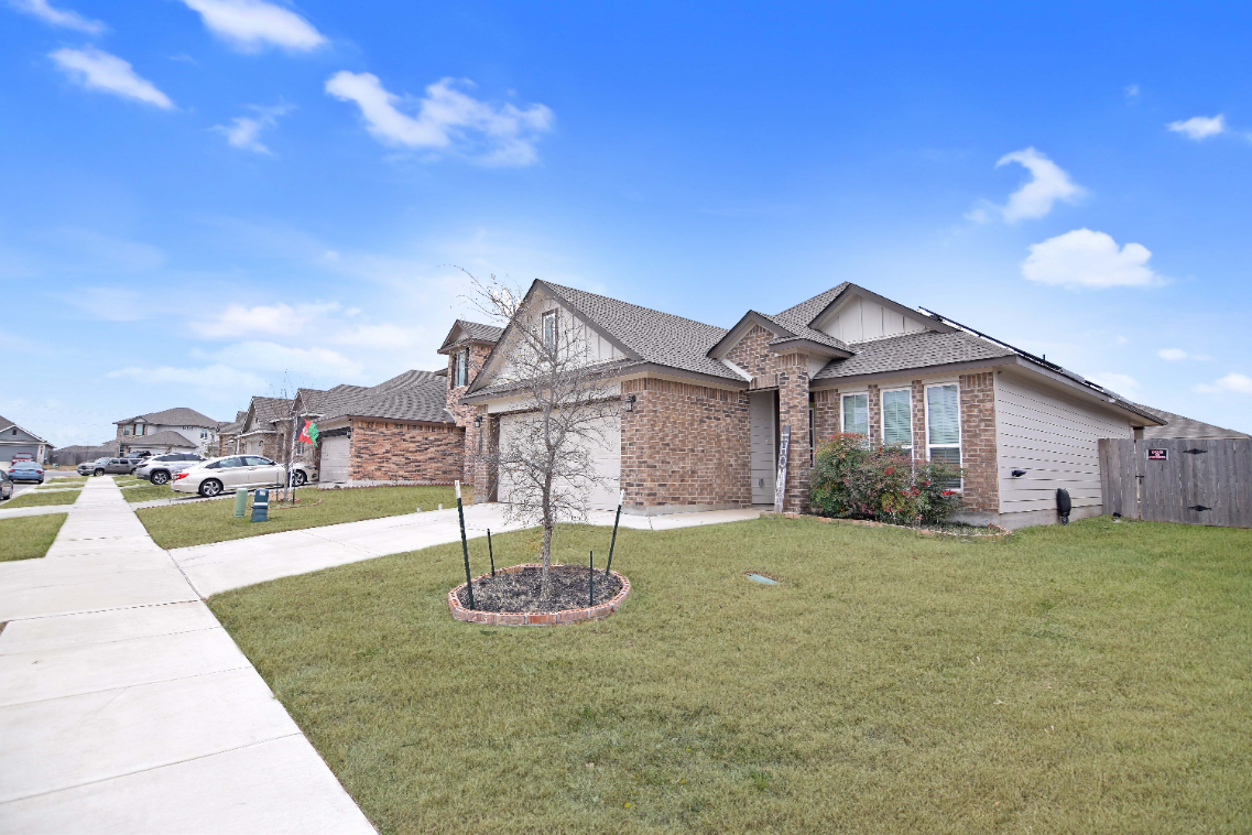 9605 Caemlyn Cv #NA - Photo 2 of 43