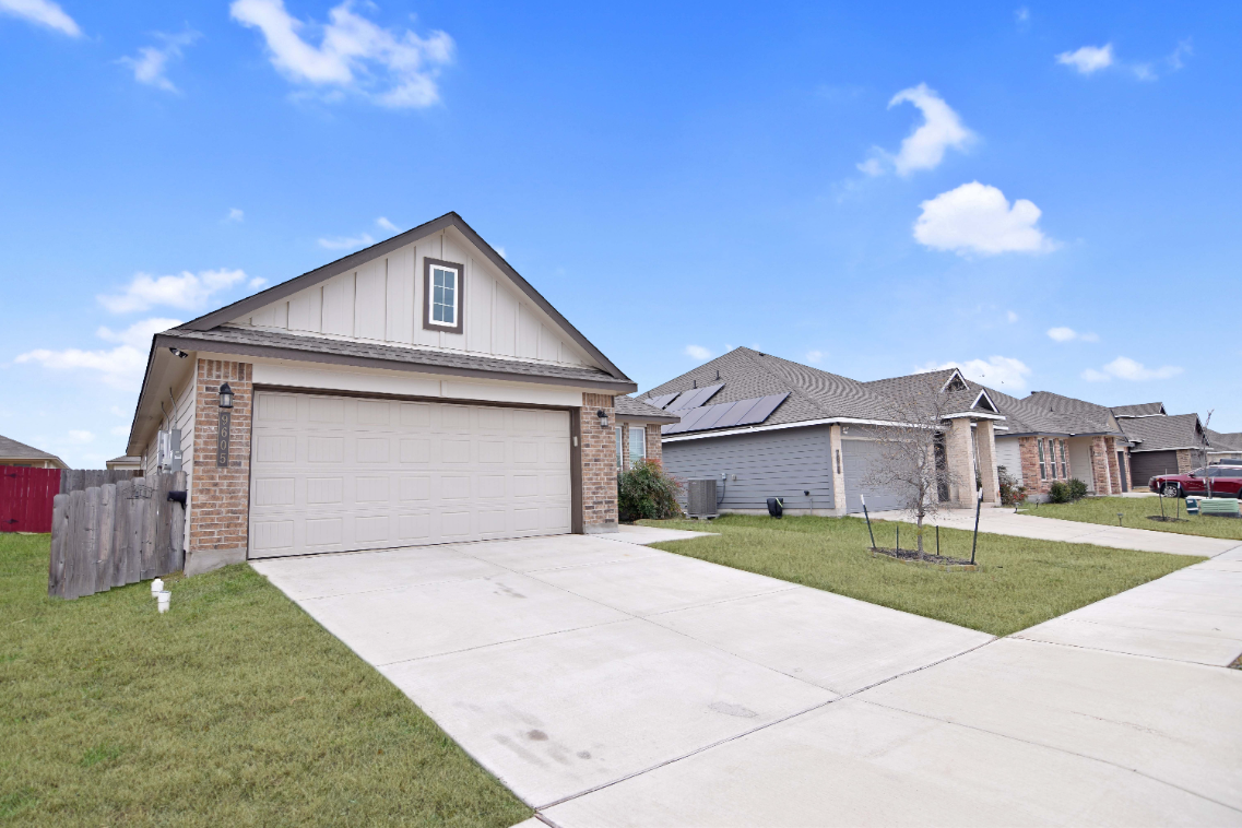 9605 Caemlyn Cv #NA - Photo 3 of 43