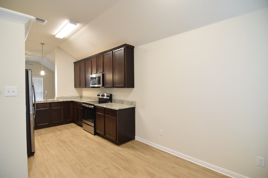 9605 Caemlyn Cv #NA - Photo 5 of 43