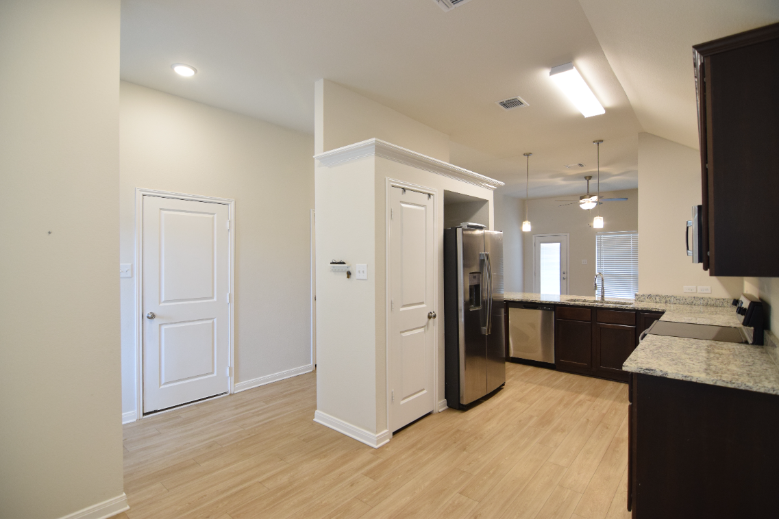 9605 Caemlyn Cv #NA - Photo 6 of 43