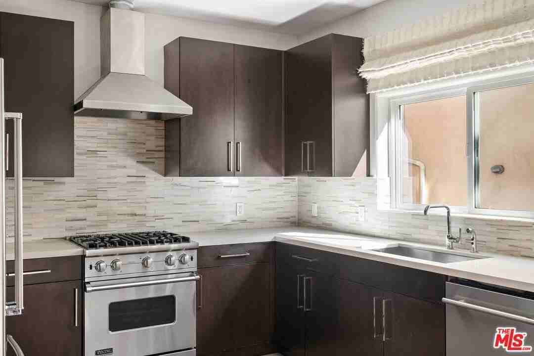 1745 S Barrington Ave - Photo 6 of 18