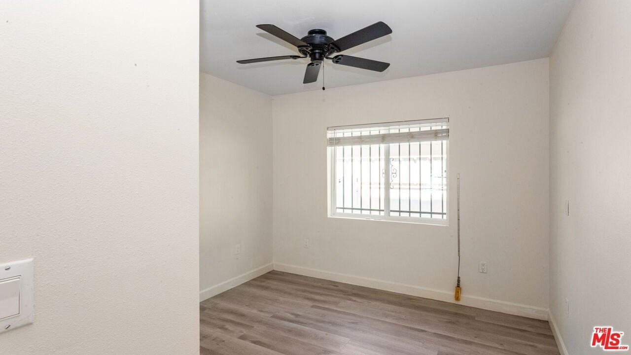 601 W 49th St Unit 601 #601 - Photo 5 of 17