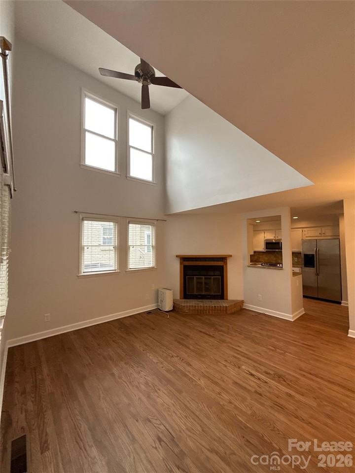 815 Lexington Ave Apt A #A - Photo 3 of 11