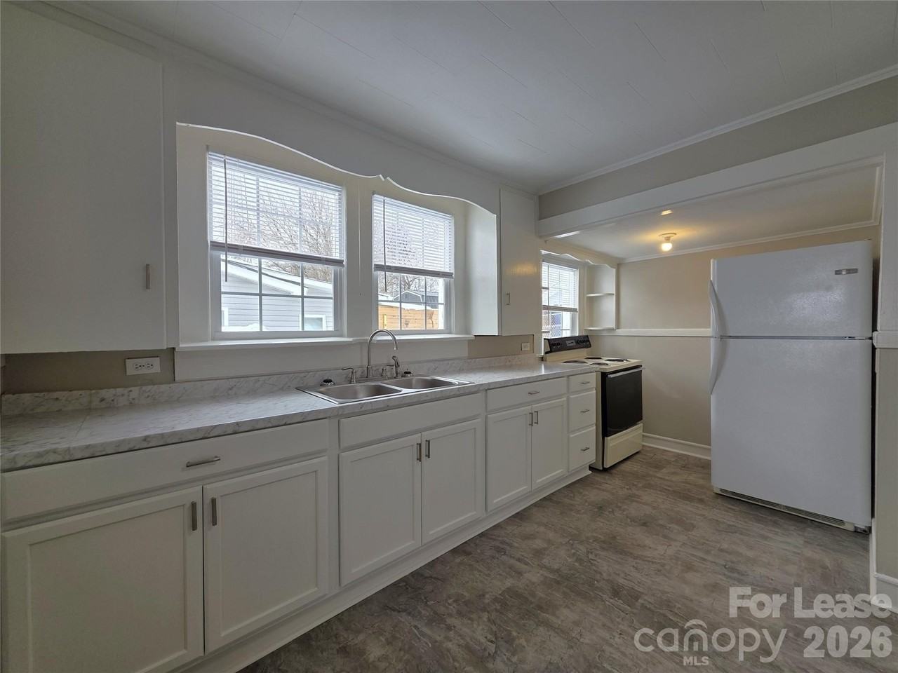 42 Cedar St - Photo 5 of 14