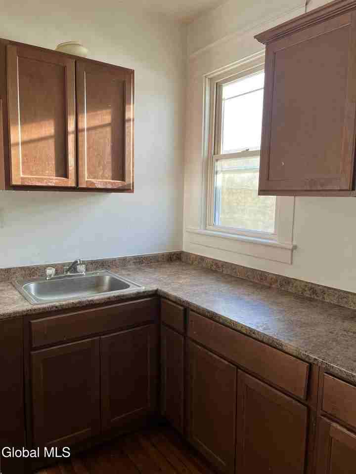 154 Spring St Apt 2 #2 - Photo 4 of 20