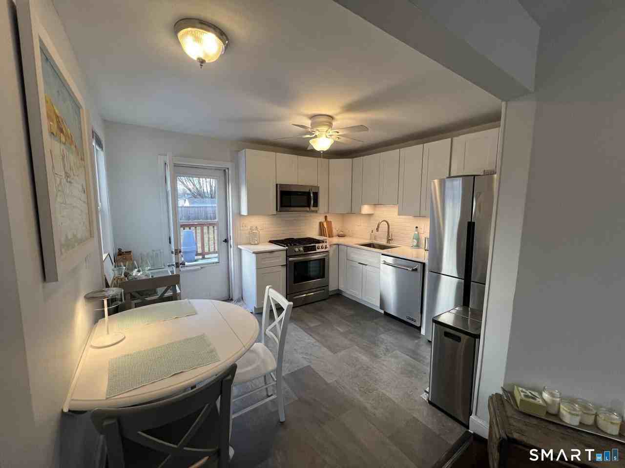 58 Annawon Ave - Photo 5 of 18