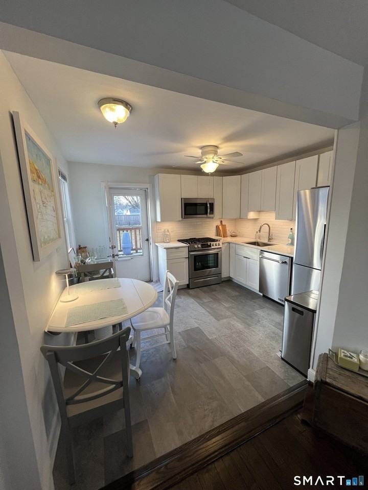 58 Annawon Ave - Photo 6 of 18