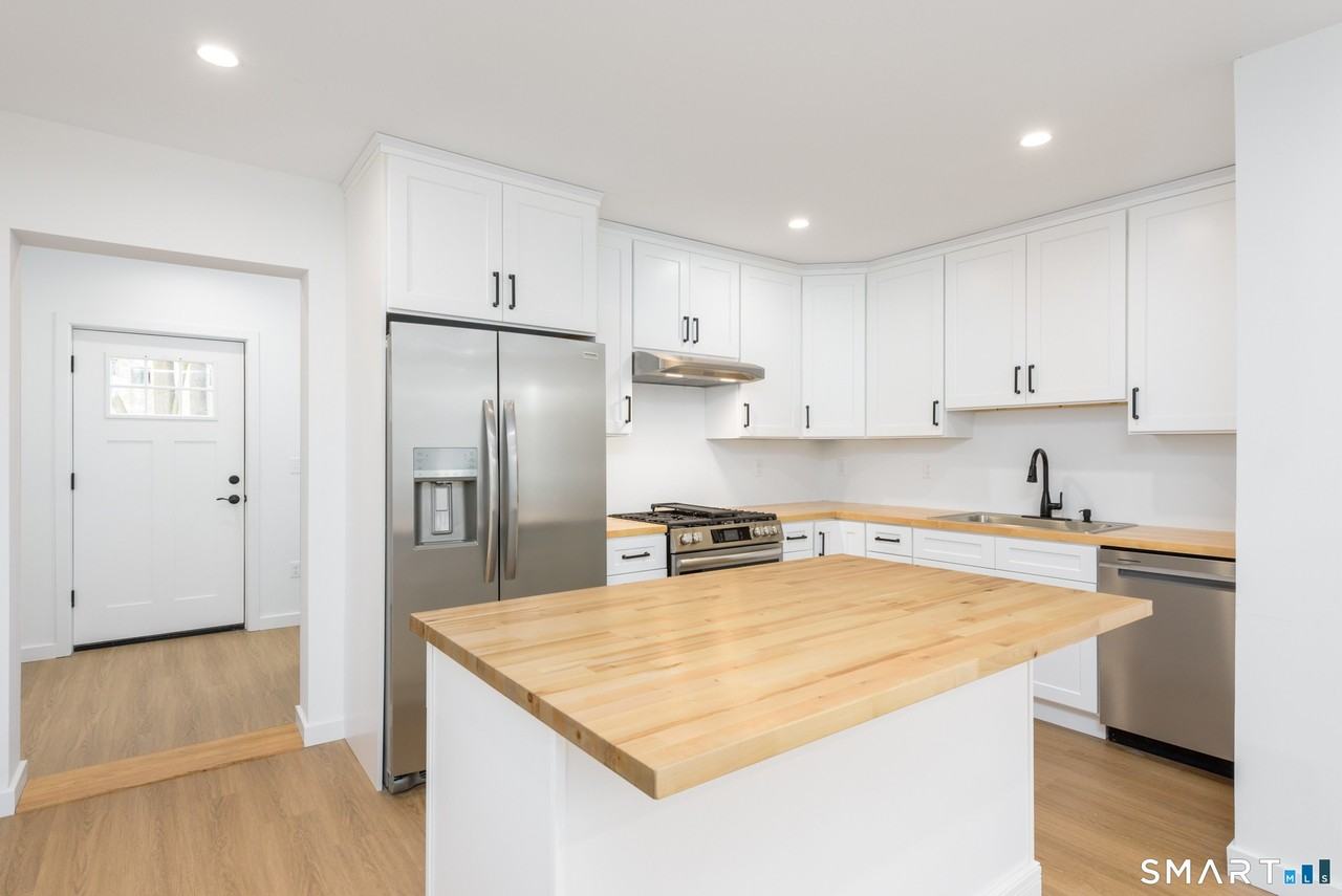 28 Townsend St - Photo 5 of 40